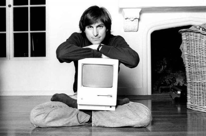 Steve Jobs: le message par la pomme